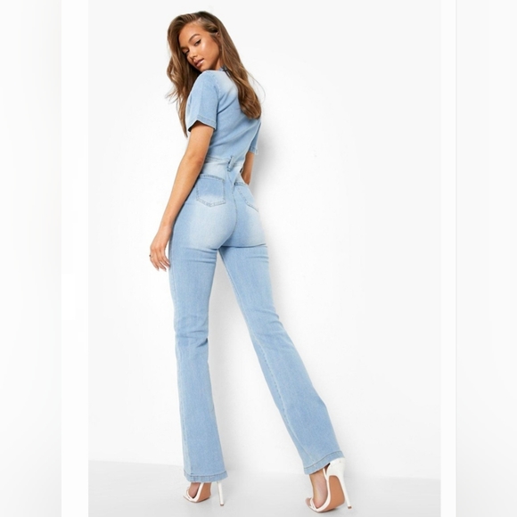 Boohoo Blue Stone Wash Stretch Denim Flared Jumpsuit - Picture 2 of 7